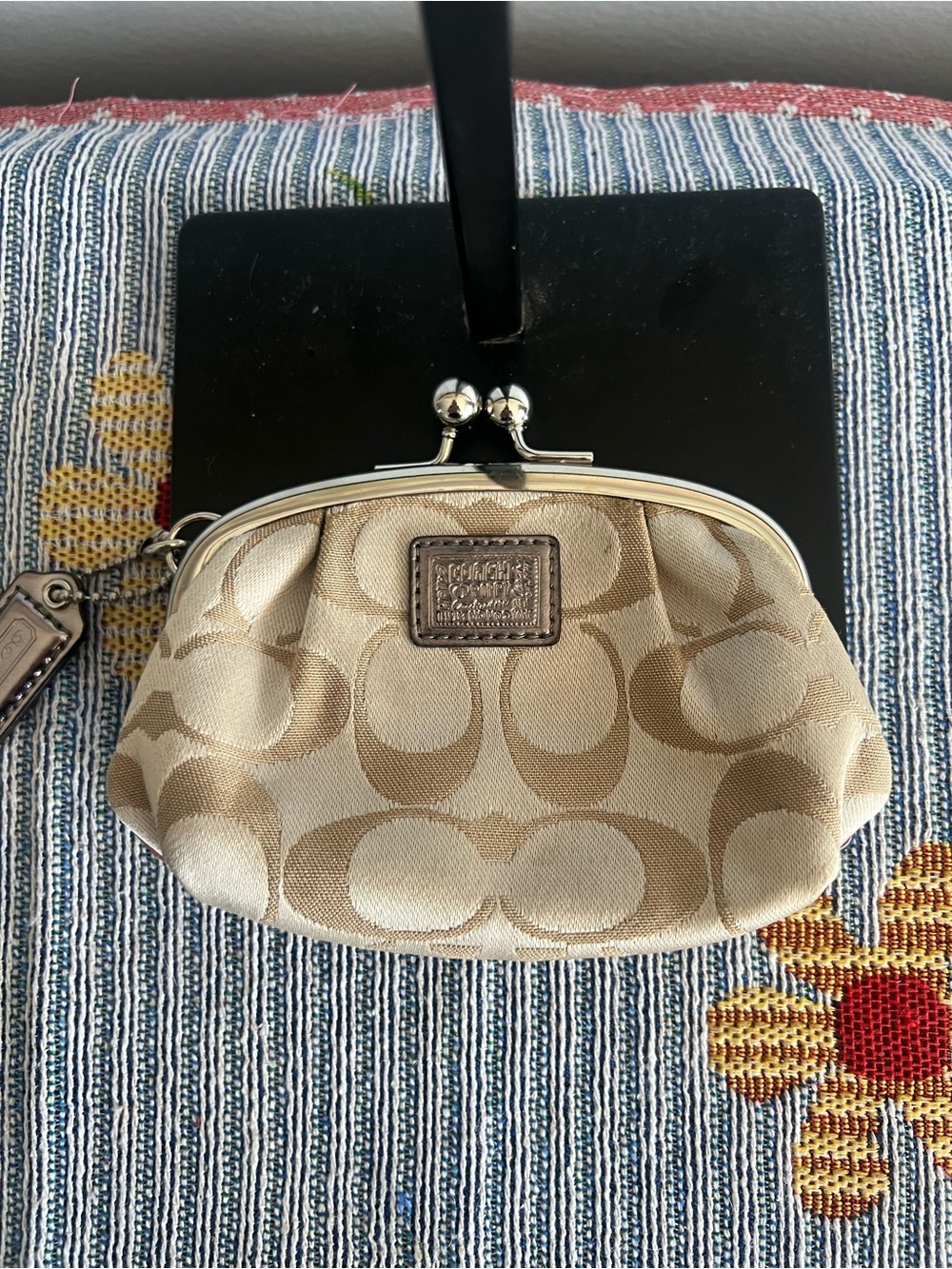 Coach Mini Poppy Signature Small Kiss-Lock Purse - Picture 6 of 13